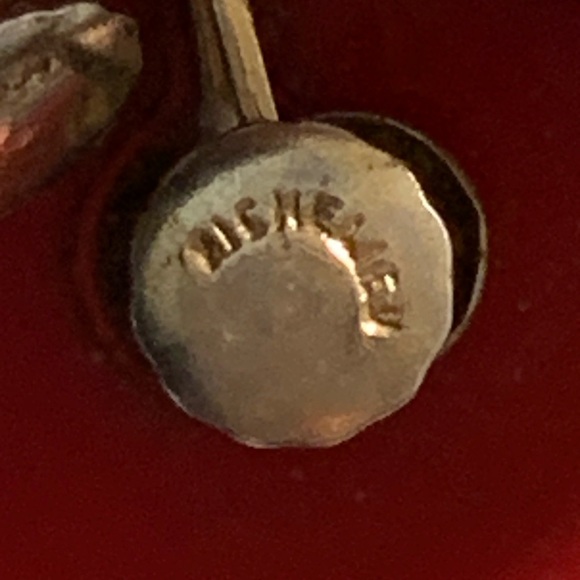 Vintage Richelieu cherry red Bakelite screw back earrings. - Picture 9 of 9